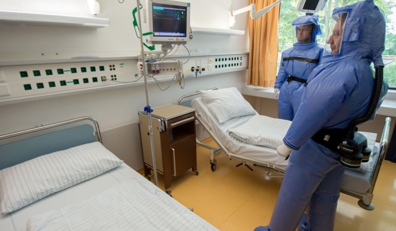 Wie wird Ebola-Patienten geholfen?