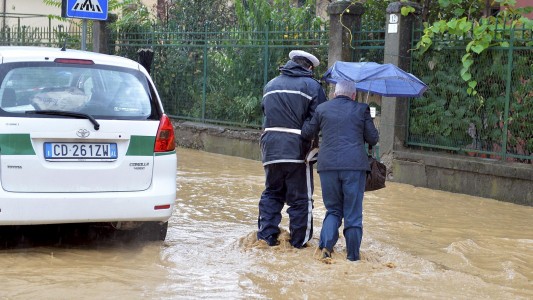 Regen legt Teile von Italien lahm