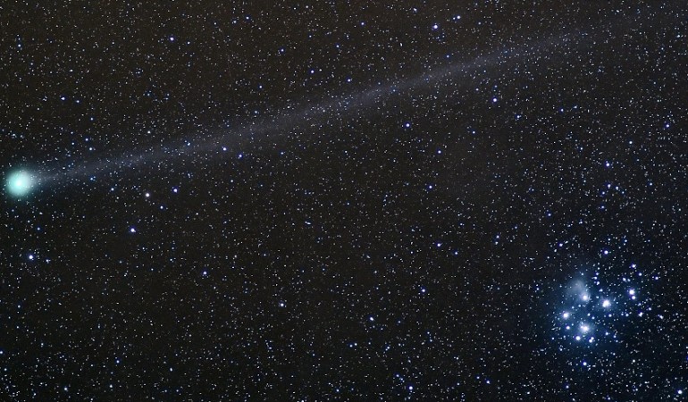 In Schleiden in der Region Eifel war der Komet Lovejoy zu sehen. Mit etwas Glück kannst du ihn derzeit noch beobachten. (Foto: dpa)
