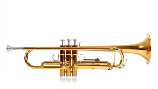 Früher war die Trompete ein Signal-Instrument. Heute ist sie vielseitig einsetzbar. Du kannst sie alleine, in der Band oder im Orchester spielen. (Foto: Thinkstock)