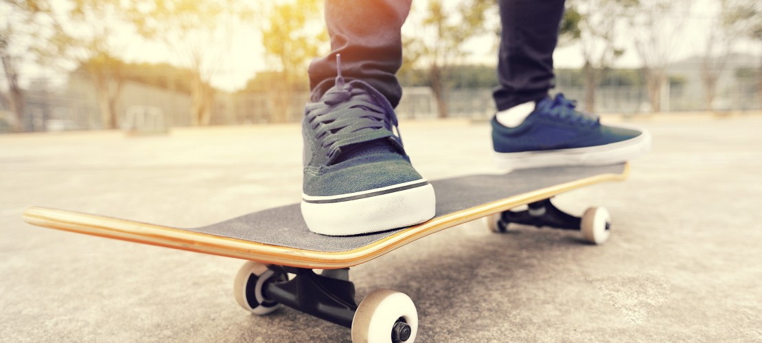 Ursprünglich war das Skateboard ein Surfbrett mit Rollen. (Foto: Getty)