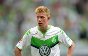 Das ist Kevin De Bruyne. Er möchte den VfL Wolfsburg verlassen. In den nächsten Tagen können Fußballer noch ihren Verein wechseln. Dann schließt das Transferfenster. (Foto: dpa)