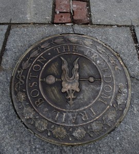 In der Stadt Boston kann man viel über die Geschichte der USA erfahren, zum Beispiel über die Boston Tea Party. (Foto: dpa)