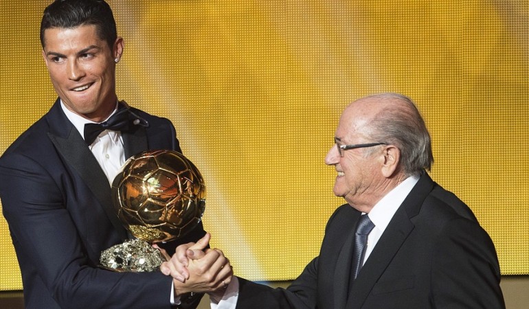 Cristiano Ronaldo hat den Ballon d’Or schon ganz schön oft bekommen. (Foto: dpa)