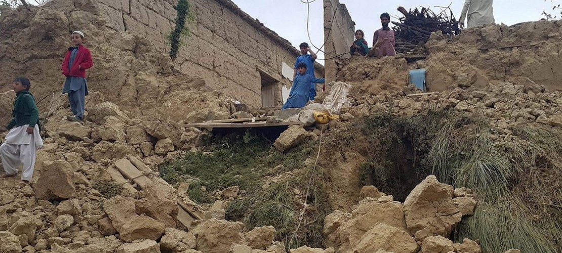 In Afghanistan und Pakistan gab es ein schlimmes Erdbeben. Dabei wurden Häuser zerstört und Menschen verletzt. (Foto: dpa)