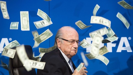 Fifa-Präsident Joseph Blatter soll Platini viel Geld überwiesen haben. Das ist ethisch nicht in Ordnung, fand die Fifa, der Weltfußballverband. Aber worum geht es in der Ethihk eigentlich genau?