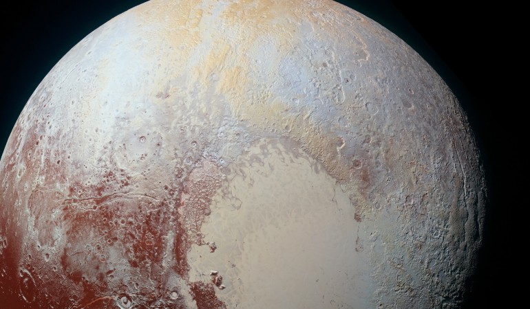 Pluto, von der Raumsonde „New Horizons“ fotografiert
