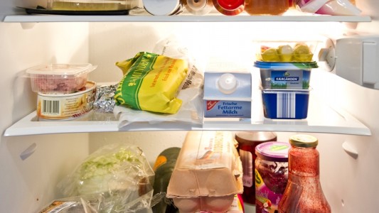 Warum ist es im Kühlschrank kalt?