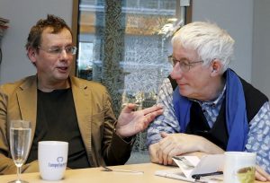 Ein gutes Team: Schriftsteller Rüdiger Bertram (links) und Illustrator Heribert Schulmeyer (Foto: Bause)
