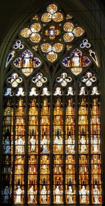Die Fenster im Altenberger Dom sind bunt und besonders kunstvoll. (Foto: Von Beckstet - Eigenes Werk, CC BY-SA 3.0, https://commons.wikimedia.org/w/index.php?curid=14526067)
