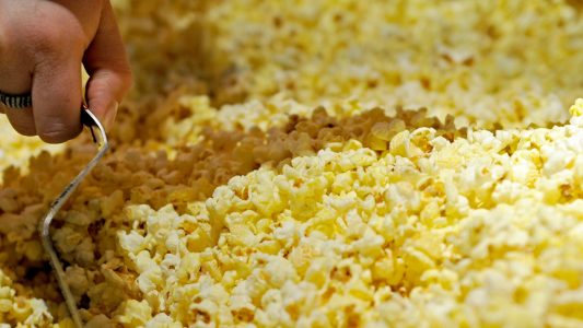Warum macht Popcorn Plopp?
