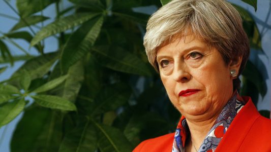 Theresa May bleibt Regierungschefin