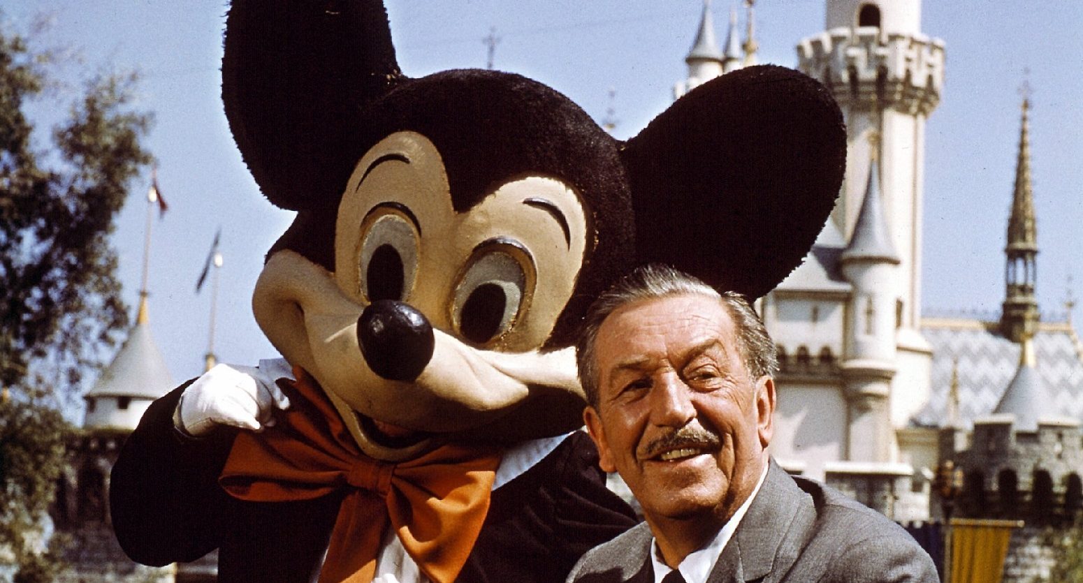 Имя уолта диснея. Walt Disney (Уолт Дисней). Уолт Дисней 1901 1966. Дисней Уолт фото. Уолт Дисней и Микки Маус.