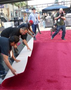Vier Tage vor der Oscar-Show ist am Mittwochvormittag (18.02.2015) in Los Angeles (USA) der rote Teppich für die Trophäengala ausgerollt worden. Über den roten Teppich laufen die Stars. Foto: Barbara Munker/dpa 