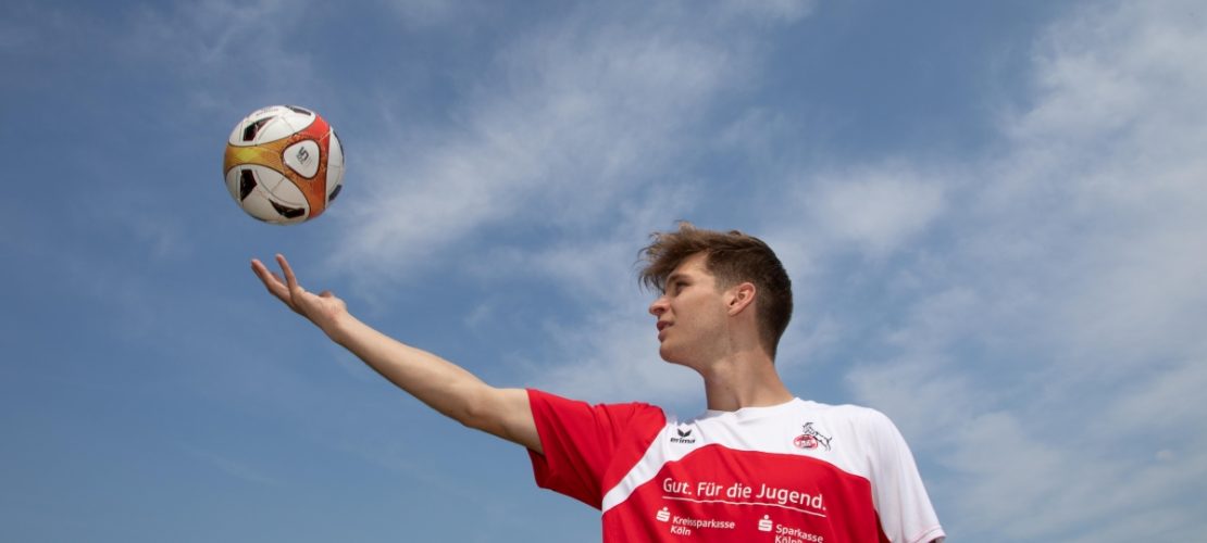 Seit drei Jahren wohnt Dominik Becker im Sportinternat. Der 18-Jährige spielt als Verteidiger beim 1. FC Köln in der Junioren-Mannschaft. (Foto: Bopp)
