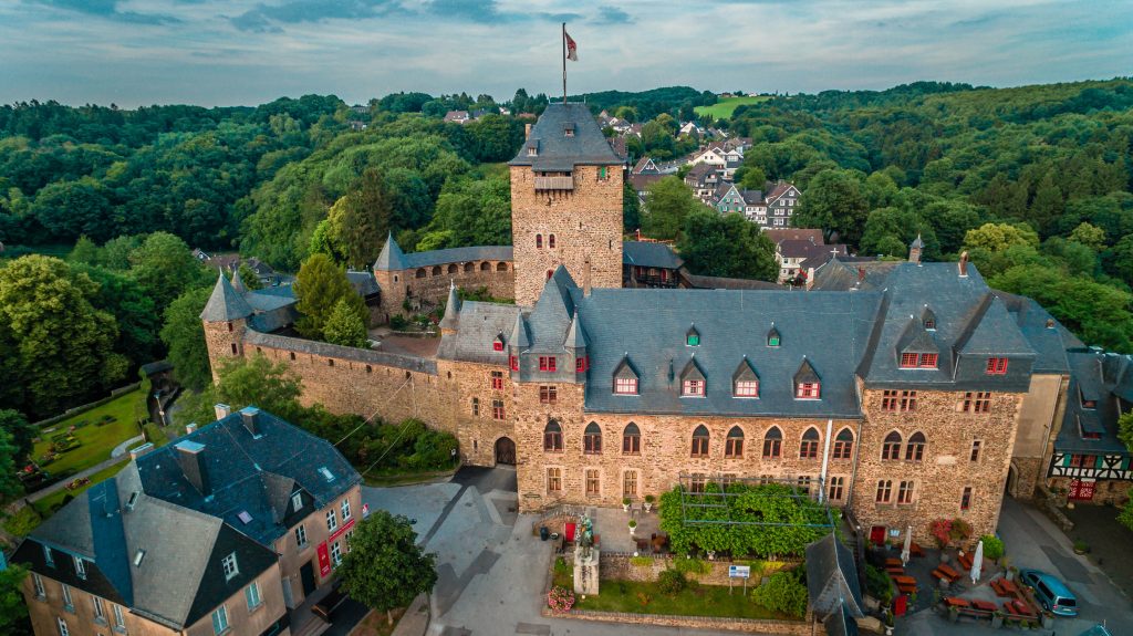 Schloss Burg (Foto: Bartels-Meyer-Agentur Himmelsblick)